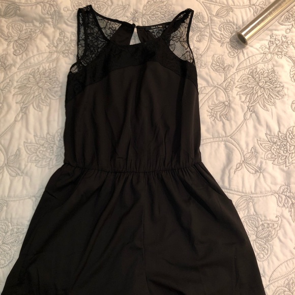 A cute black romper - Picture 1 of 5